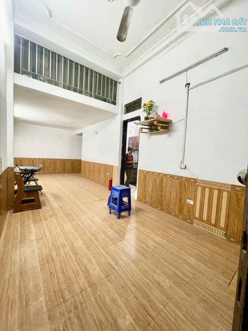 Bán nhà phố Trịnh Đình Cửu - Hoàng Mai –PHÂN LÔ ĐẸP – Ô TÔ ĐỖ CỬA – NGÕ THÔNG - CHỈ 10,89T - 1