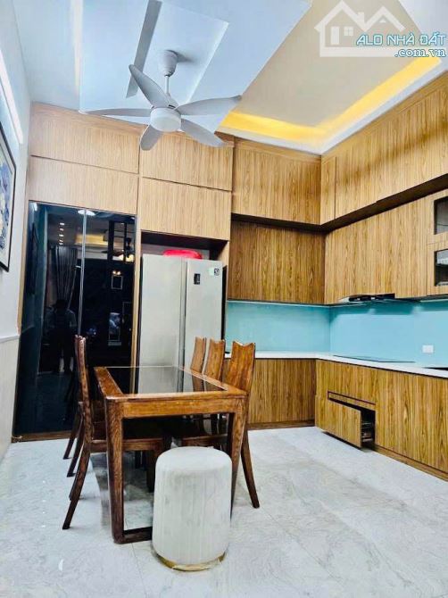 Đẩy nhanh nhà HBT - Cách 1 nhà ra đường ô tô tránh nhau - ngõ trước nhà 3 gác tránh xe máy - 1