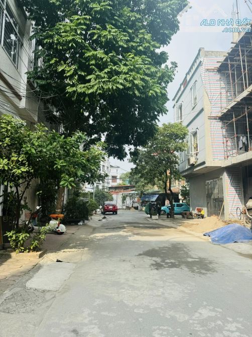 ĐẤT XA  LA PHÂN LÔ ĐẸP, OTO TRÁNH, VỈA HÈ RỘNG, ĐƯỜNG 12M, ĐẦU TƯ TỐT 50M2 GIÁ 13,6 TỶ - 1