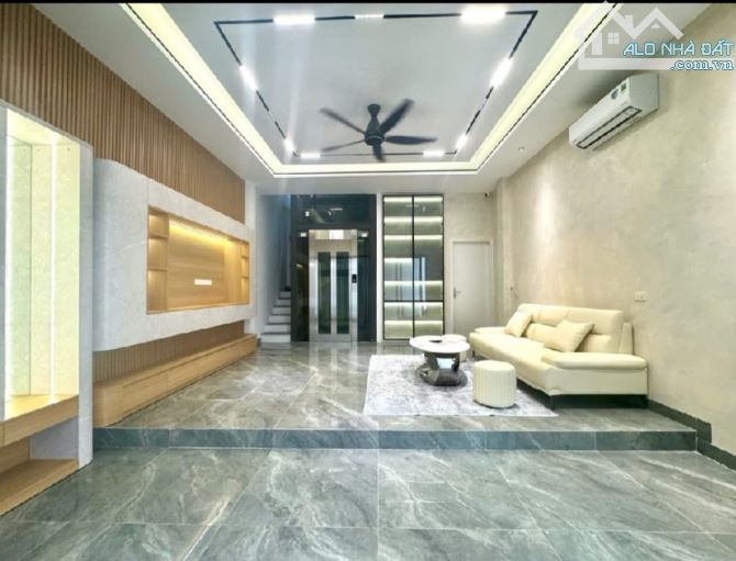 SIÊU PHẨM:MỚI COONG, THÁI THỊNH 45M, THANG MÁY, NỘI THẤT CAO CẤP, GẦN PHỐ - 1