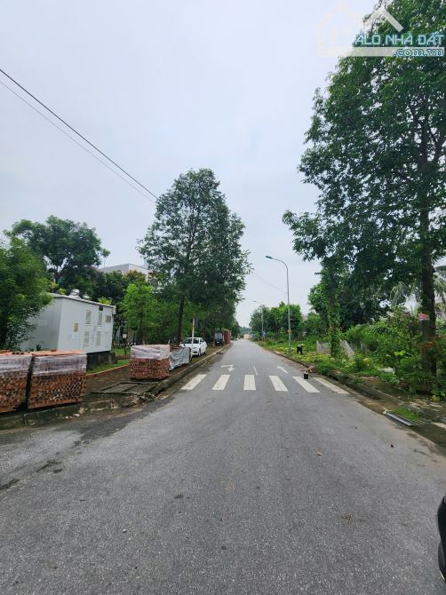 Bán đất 2 Mặt tiền . Phương Vỹ . dt 79,5m . mt 5m . hướng TN & ĐN . giá 7ty650 - 1