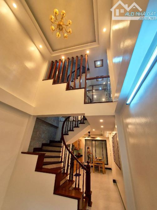 Chính Chủ Cần Bán Nhà Quận Ba Đình - 45m2x5T - Chỉ 10 Tỷ - Sát Phố - Nhà Đẹp Ở Ngay