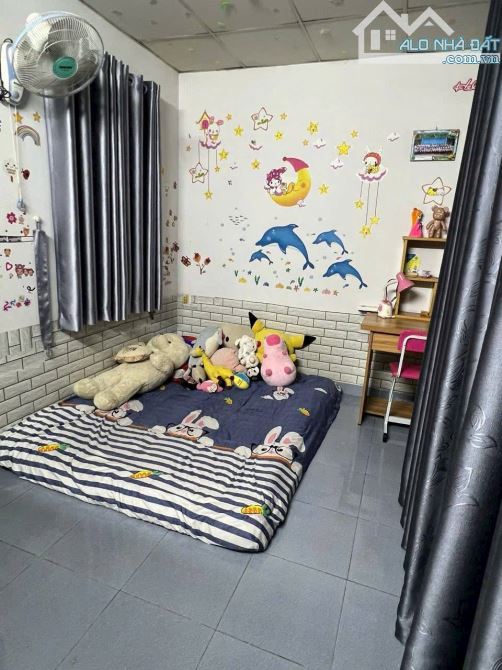 Bán nhà 3 lầu Nguyễn Hồng Đào thông ra Trường Chinh P.13 Tân Bình giá 2,45 tỷ - 1