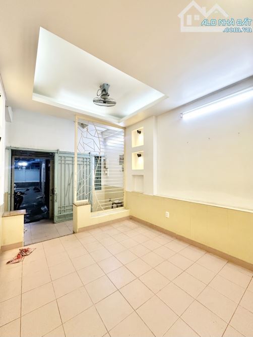 HẺM XE HƠI LÝ CHÍNH THẮNG - SÁT MẶT TIỀN 43M2, NỞ HẬU,4 TẦNG BTCT, 4PN CHỈ 7.3 TỶ/TL - 1