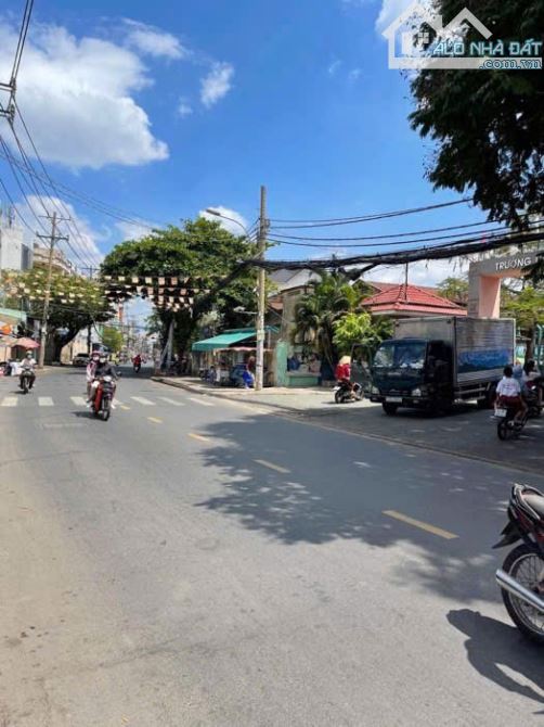 Bán nhà Mt Nguyễn Trãi -Quận 5 -5.5x22m (nở hậu 8.2m) -5 tầng -Hđt :100tr/tháng -Giá 35 tỷ - 1