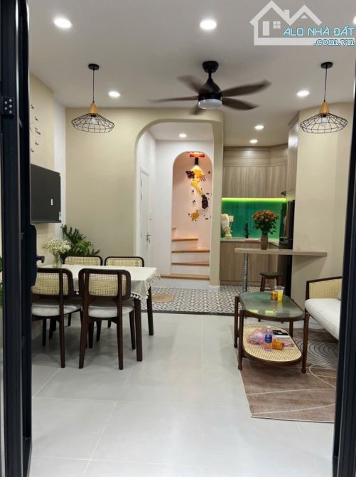 Bán nhà Lê Văn Sỹ Q.3, full nội thất sang xịn mịn, mặt tiền rộng mênh mông, chỉ 4.x tỷ - 1