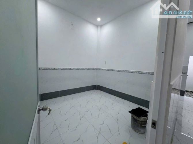 Bán nhà xã Long Trạch, Cần Đước: DT: 4.4 x 19m. 1 tỷ 900 - 1
