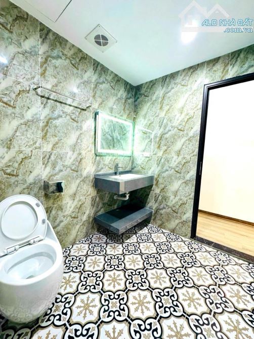 BÁN NHÀ NGÕ 68 NGUYỄN VĂN LINH, 40M2 X 6 TẦNG, MT 3.7M, THANG MÁY,  8.7 TỶ - LONG BIÊN - 12