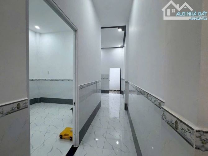 Bán nhà xã Long Trạch, Cần Đước: DT: 4.4 x 19m. 1 tỷ 900 - 12