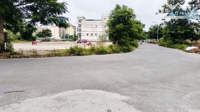 375m2 đất biệt thự Cựu Viên, Kiến An - Đối diện quảng trường - Ngang 17,60m - 2