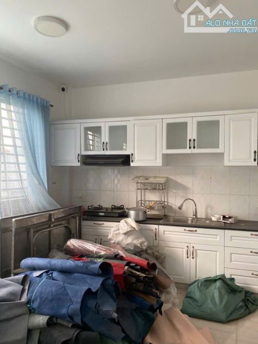 Bán nhà 3 tầng, Trần Xuân Soạn, Quận 7. DT 88m2, ngang nở hậu 12m, 6PN, Giá 8 tỷ hơn - 2
