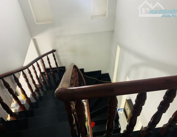 NHÀ ĐẸP HXH TRÁNH  PHÚ HỮU, QUẬN 9, 68M2- HOÀN CÔNG ĐẦY ĐỦ , 5,7 TỶ TL - 2