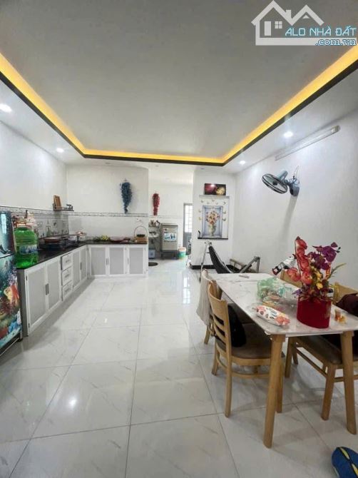 Bán nhà 1 trệt 1 lửng 111m2 Xuân Thới Sơn giá 920 triệu - 2
