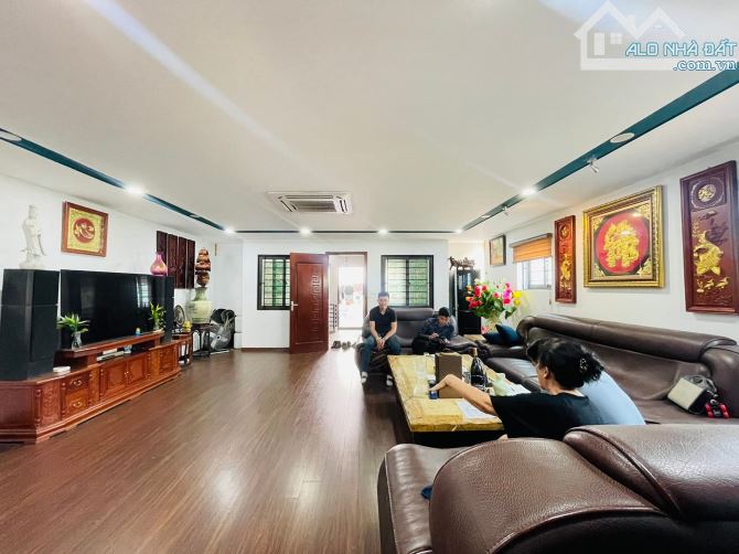 BÁN NHÀ KIM MÃ 3 OTO TRÁNH KINH DOANH NHÀ 2 MẶT TIỀN DT70M2*MT6.2M*6T DÂN XÂY. CHỈ 25 TỶ