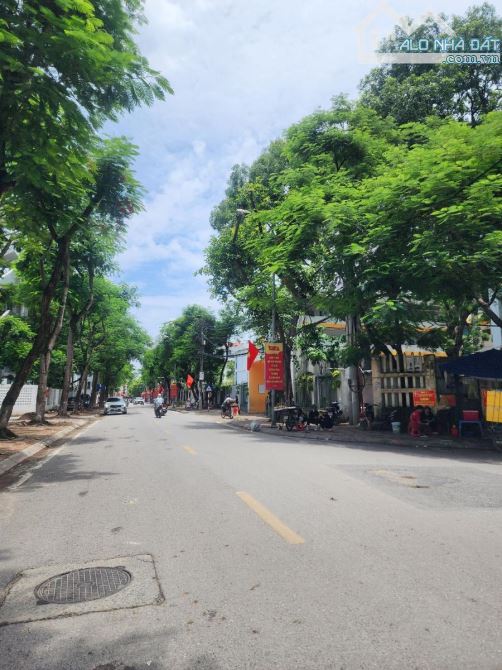 💥 SỐC! NGÂN HÀNG SẮP SIẾT NỢ – BÁN GẤP TRONG TUẦN 💥 🏠 Xã Đ130m² – 5 tầng – Lô góc 26 tỷ - 2