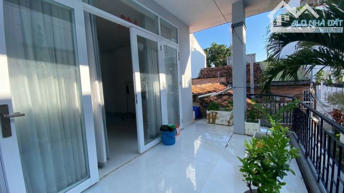 Bán nhà hẻm 3,9m cách Đồng Nai chỉ 80m.Dt 89m có 3pn giá 4,2ty ngag 5,1m nở hậu - 2