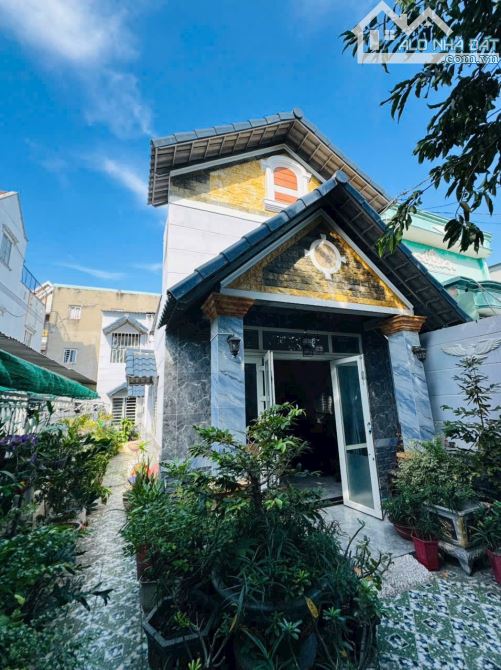 Bán nhà sân vườn rộng ở bà điểm hóc môn giá 5,9 tỷ - 2
