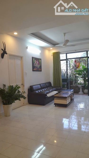 Bán căn hộ 2PN, 2WC, 65m2 giá 2,95 tỷ tại Nguyễn Kim, Q10, HCM - 2