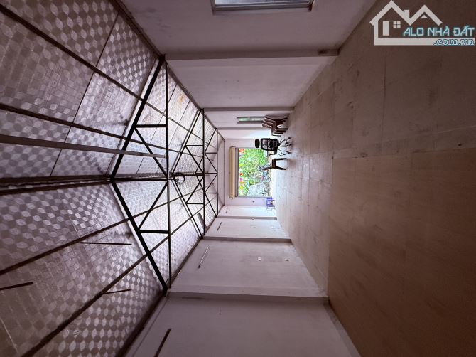 🔥 BÁN 73m2 ĐẤT BẮC TỪ LIÊM TẶNG NHÀ C4 - Ô TÔ VÀO NHÀ - VÀI BƯỚC RA ĐƯỜNG CÁI CHỈ 10 TỶ - 2