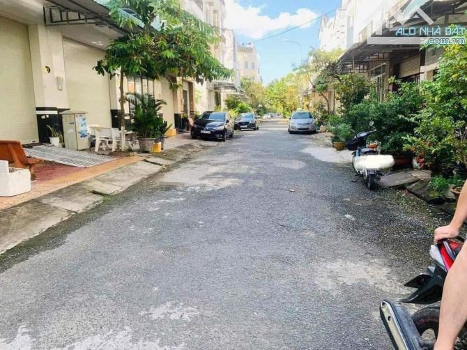 Cần Bán nhanh Căn nhà ở Tân Xuân ,Hóc Môn 115m2 Sổ hồng Riêng Sẵn 990triệu bao Phí Thuế - 2