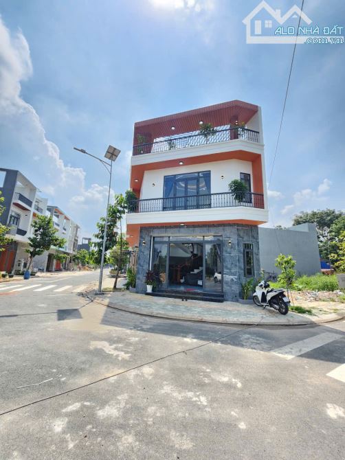 Bán nhà góc 2 mặt tiền KDC đẹp gần chợ Bà Tri 500m, p.Tân Hiệp, Tp.Tân Uyên - 2