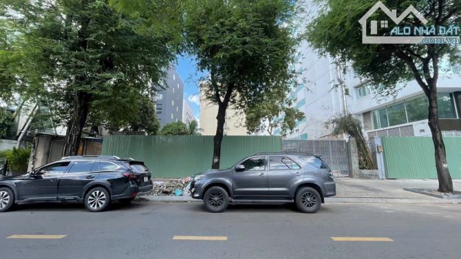 Bán đất biệt thự xây dựng tòa nhà mặt đường Nguyễn Văn Thủ Quận 1 (1000m2) 950 tỷ - 2