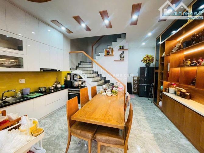 BÁN NHÀ HẺM Ô TÔ GẦN BIỂN BÃI TRƯỚC VŨNG TÀU, CÓ 5 TẦNG THIẾT KẾ HIỆN ĐẠI. 77m2 GIÁ 9 TỶ. - 2