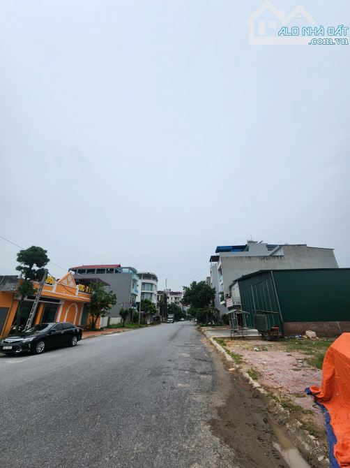 Bán 2 lô Góc 3 Mặt Tiên Xá . Hạp Lĩnh . dt 238m . mt 14m . hướng TB & ĐB . giá 21 tỷ - 2