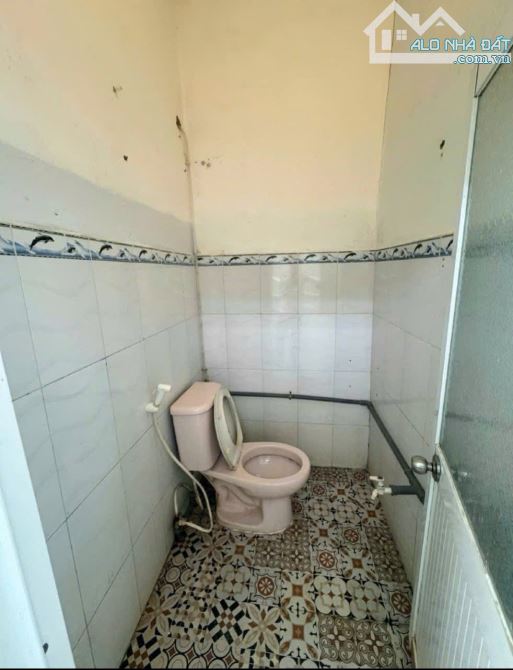 Cấp Bách!! Cứu chủ Kẹt tiền nên bán nhà đang cho thuê ở Bà Điểm  dt 80m - 2