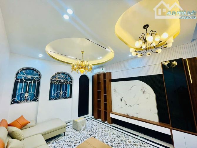 Bán nhà 5 tầng thang máy khu phân lô Văn Cao - Thư Trung - 70m giá bán 6,8 tỷ - 2