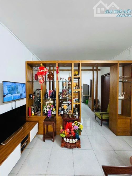 Q.3 – CMT8 – 325M² –  NGANG 14M - 3 TẦNG, CHDV - THU 1TỶ5-2TỶ/NĂM – NGỘP BANK - 2