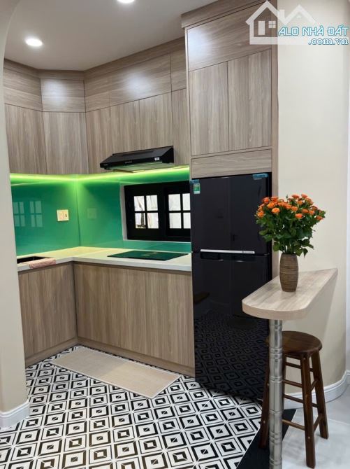 Bán nhà Lê Văn Sỹ Q.3, full nội thất sang xịn mịn, mặt tiền rộng mênh mông, chỉ 4.x tỷ - 2