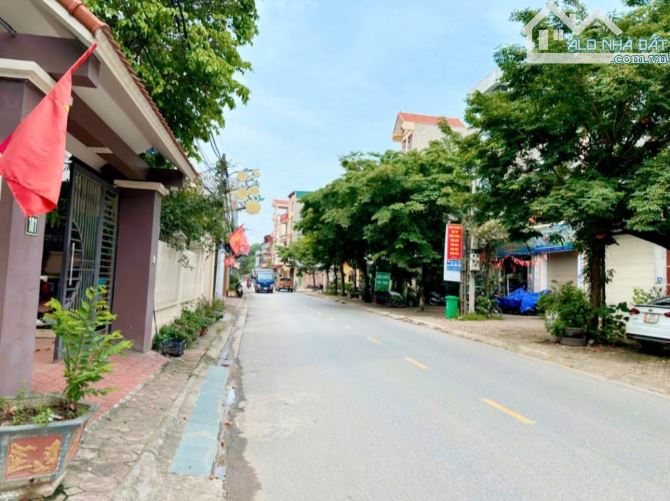 🚗 BÁN ĐẤT TẶNG NHÀ 3 TẦNG– GẦN KCN BẮC THĂNG LONG – DÒNG TIỀN ỔN ĐỊNH - TRỤC KINH DOANH 2 - 2