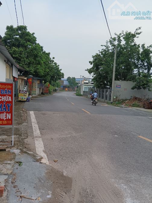 Bán Đất - Minh Phú(Sóc Sơn) - 120M2 Full Thổ Cư - 2,4 Tỷ Lô Góc - Đường Thông Ô Tô Tránh - 2