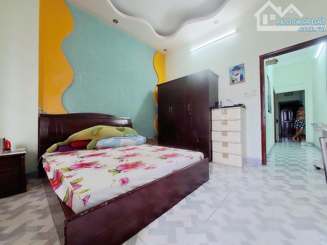 NHỈNH 6 TỶ - TÂN PHÚ - TÂN HƯƠNG - 85m2 - 3 PHÒNG NGỦ - HẺM XE 4 CHỖ - 2