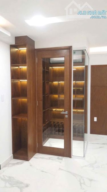 Biêt thự 2MT 69 Nguyễn Thông Q3 - 8.3x11m - 4 Tầng Thang máy - Nội thấp Ý Nhập Khẩu !!!