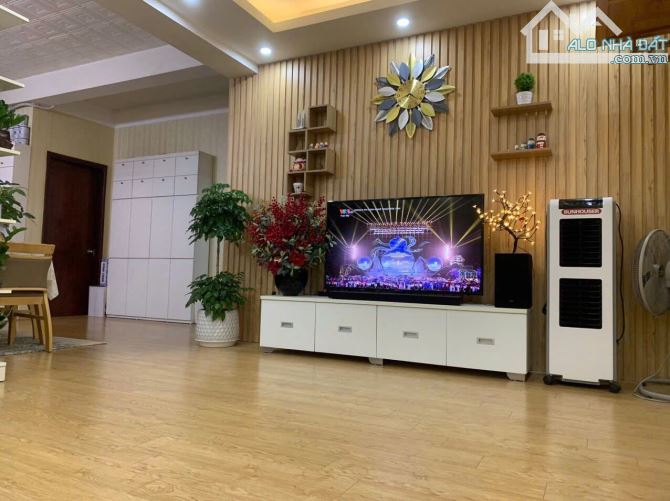 Bán chung cư quân đội Thạch Bàn 108m lô góc full nội thất tầng cao - 3