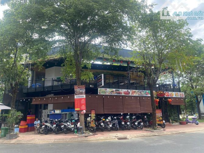Siêu phẩm khan hiếm bán nhà góc 3 MT Cao Đức Lân Q.2 10x20m HĐT 60tr - 2 tầng giá 69 tỷ. - 3