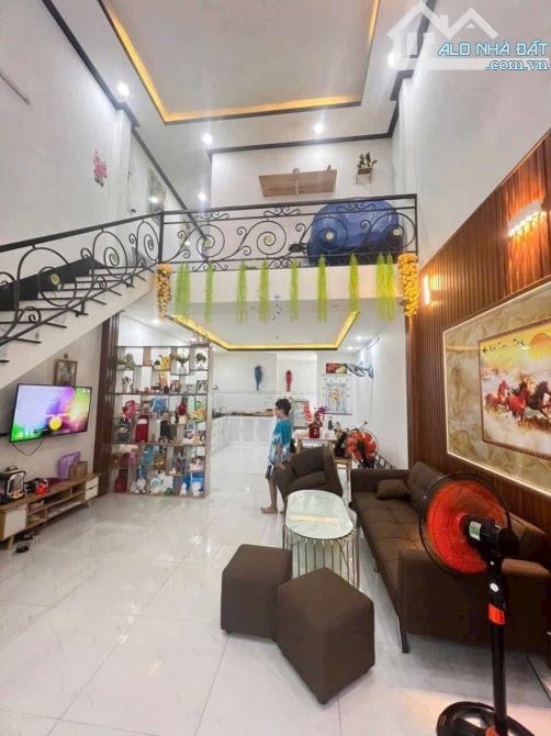 Bán nhà 1 trệt 1 lửng 111m2 Xuân Thới Sơn giá 920 triệu - 3