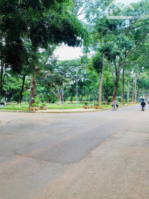 Đất Góc 2 mặt tiền Nguyễn Cơ Thạch - Triệu Quang Phục - BMT - 3