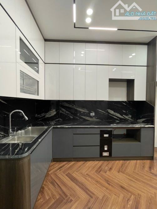 BÁN NHÀ GIA THUỴ- DT 40M2- NỞ HẬU- Ô TÔ VÀO NHÀ- NHỈNH 11 TỶ- SIÊU HIẾM-VIP! - 3