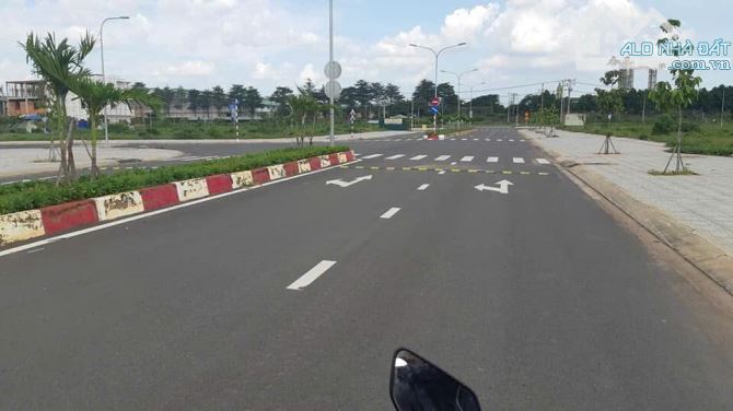 Cần Ra Lô Đất gần sân bay QT LOng Thành - Giá chỉ 1tỷ5 - 100m2 - Sổ Sẫn - 3
