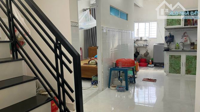 Bán nhà hẻm 3,9m cách Đồng Nai chỉ 80m.Dt 89m có 3pn giá 4,2ty ngag 5,1m nở hậu - 3