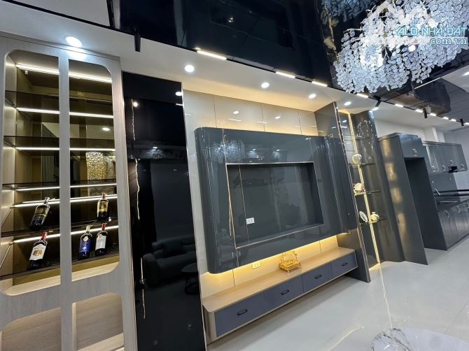 BÁN NHÀ MẶT PHỐ KIM GIANG - 40M2 * 5 TẦNG MỚI ĐẸP - KINH DOANH ĐỈNH - CHỦ NHÀ LÀ KIẾN TRÚC - 3