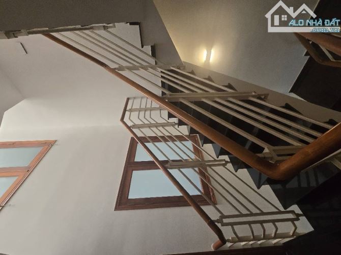 LÔ NHÌ NGUYỄN THỊ THẬP - QUẬN 7 - 5TẦNG 88M2 - CHỈ HƠN 11T.Ỷ - 2