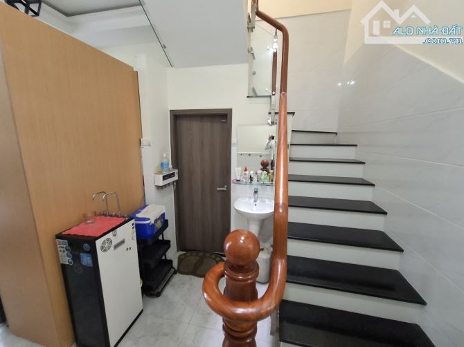 TP.Dĩ An- 82m2- 3 Tầng - 4.7 Tỷ - Mặt tiền đường - Hoàn công - - Sổ hồng riêng - 3