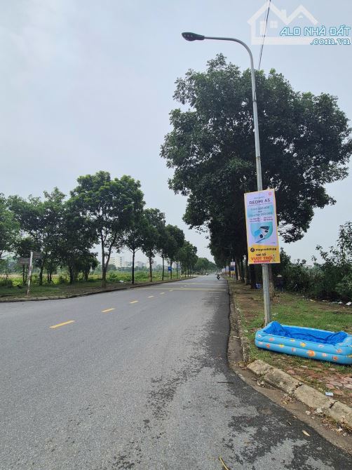 Bán lô đất mặt đường Lê Văn Thịnh Đại Phúc . Dt 66.8m2 . Mặt 8m . Đb  . Giá 11 tỷ 5 - 3