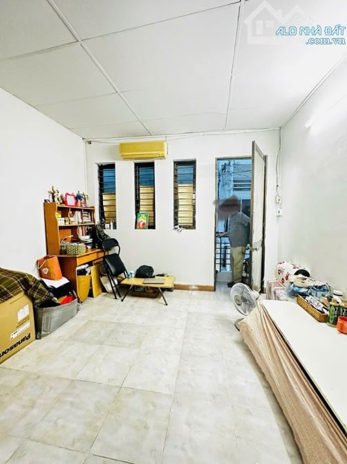Nhà đẹp ờ ngay, Lê Văn Sỹ, Trường Sa Quận 3, sổ nở hậu, ngang 4m, Dt 30m2, 2 tầng, 4.15 tỷ - 3