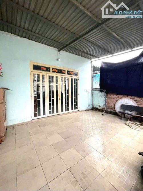 Bán nhà gần 200m2 Gần chợ Trảng Dài chưa qua đầu tư - Giá cực rẻ chỉ 3tỉ300tr - 3