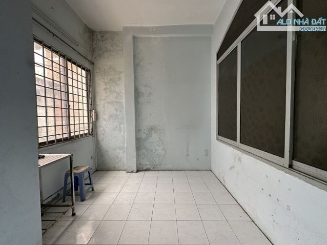 BÁN ĐẤT TẶNG NHÀ BÌNH THẠNH - HẺM XE HƠI - KHU DÂN TRÍ - 3